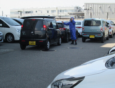 【画像】【警戒レベル３】止水壁より内側へ車両を誘導